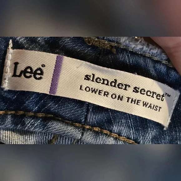 Lee, Size 10, Slender Secret Bootcut Jeans - Picture 9 of 10